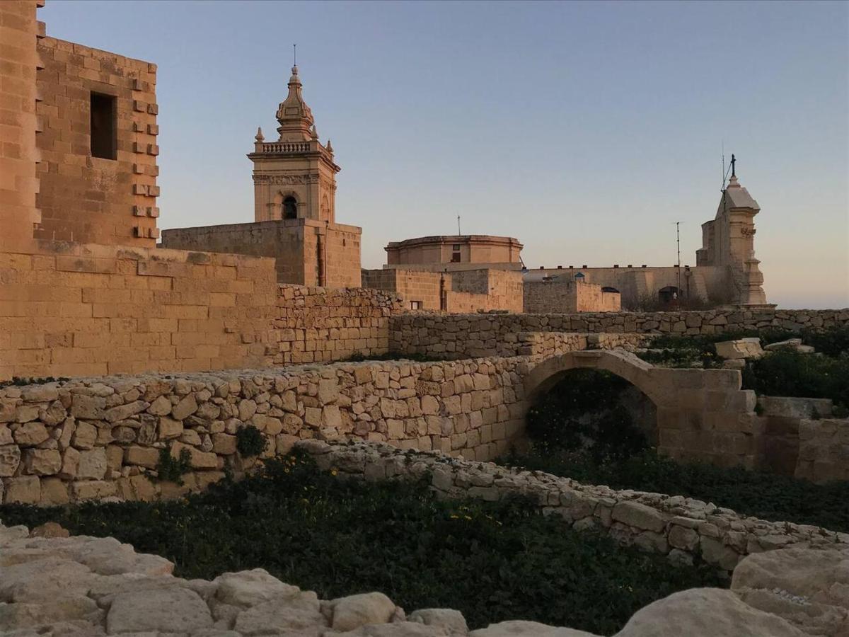 Magic In The Heart Of Old Gozo Apartment วิกตอเรีย ภายนอก รูปภาพ